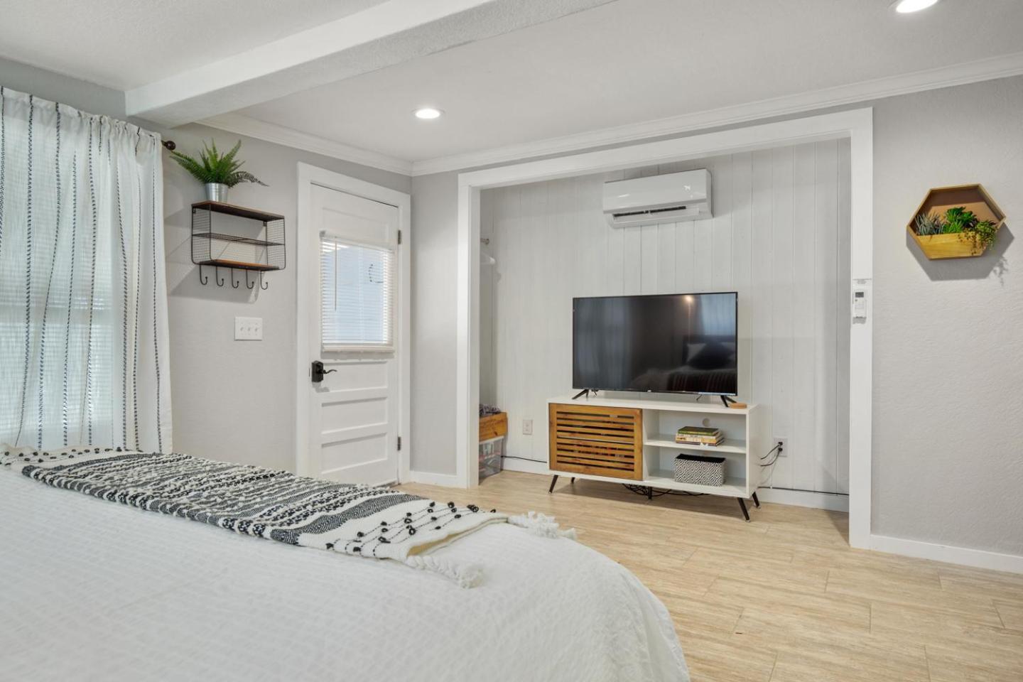 Downtown Studio 1 At Beer Ranch Project Inn Wimberley Esterno foto